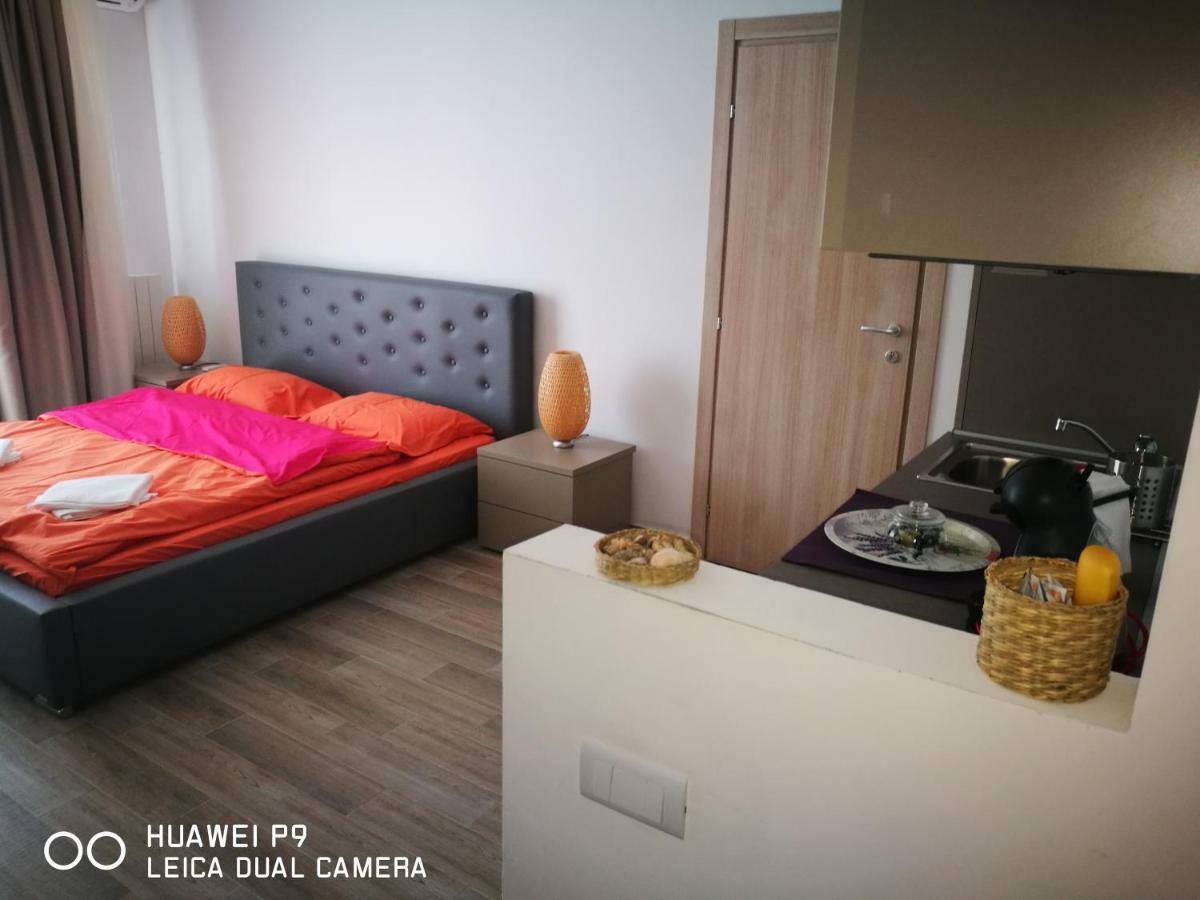Luxury Studio 42 De Silva Mamaia Kültér fotó